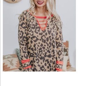 Cute leopard top.